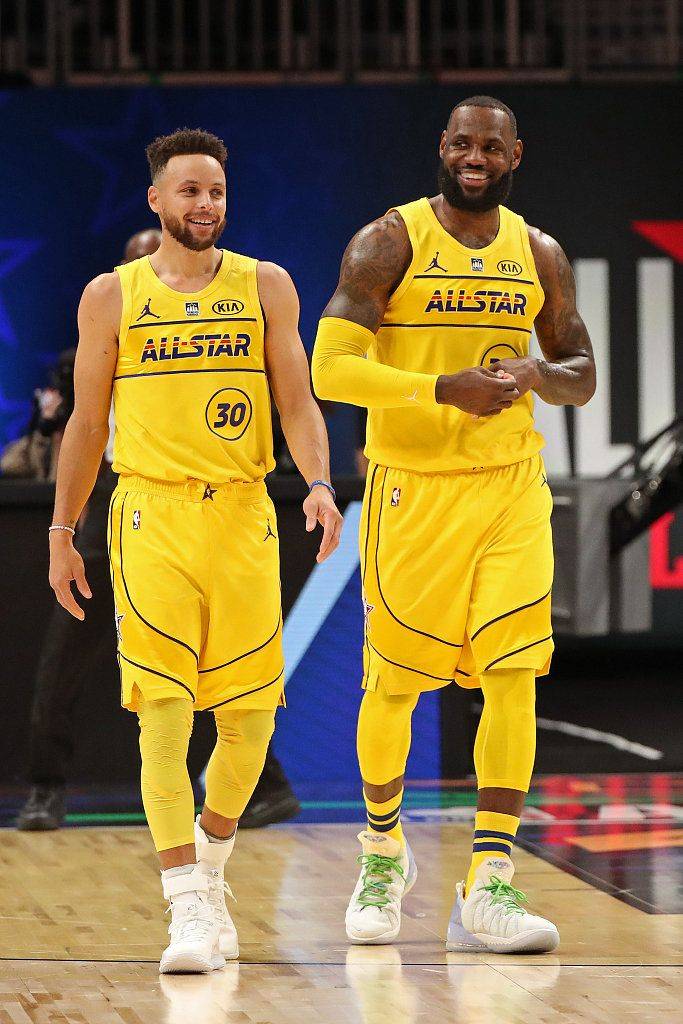 马赛发布备战花絮；转会期临场应变；全明星赛任务艰巨；球探报告显示潜力的简单介绍