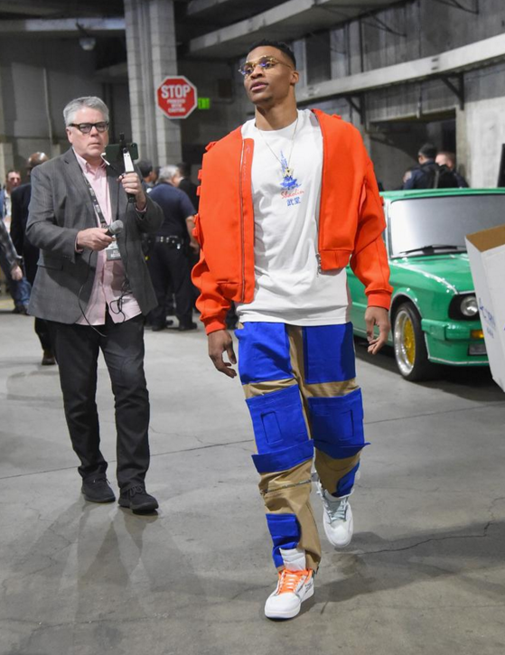 马赛发布备战花絮；转会期临场应变；全明星赛任务艰巨；球探报告显示潜力的简单介绍