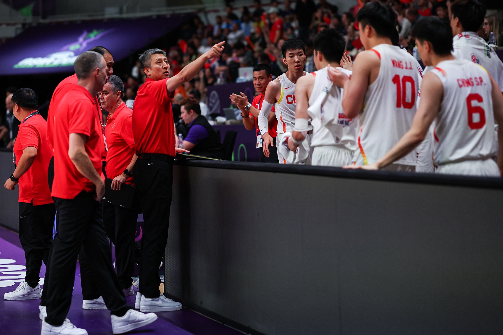 深圳男篮发布备战花絮，集结日状态回暖，社区盾任务艰巨，球队文化再被提及的简单介绍